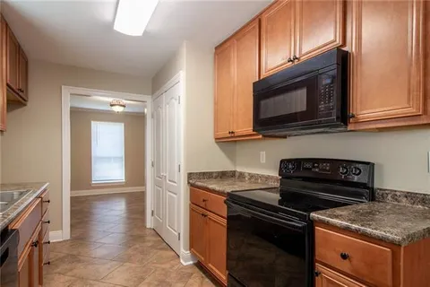 $182,500 | 2324 Williamsburg Drive, Laplace, LA 70068