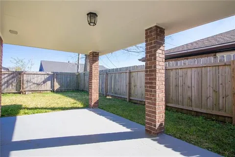 $182,500 | 2324 Williamsburg Drive, Laplace, LA 70068