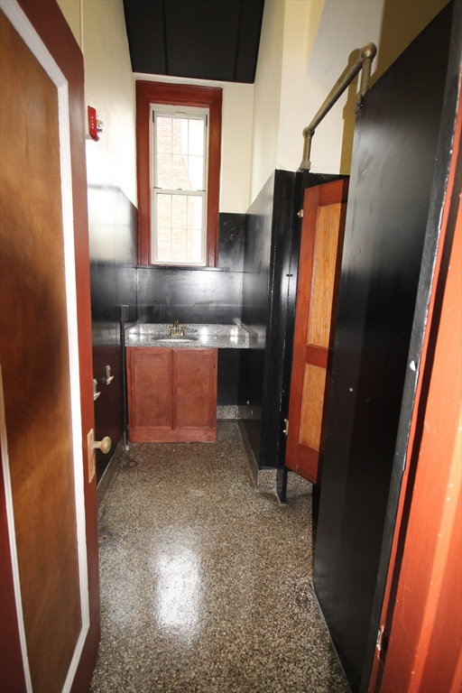 1043 Sumner Avenue Springfield, MA 01118 - Photo 21 of 23