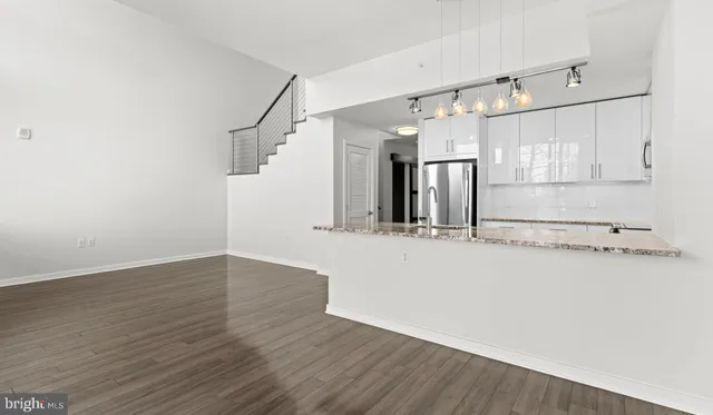 $2,853 | 8300 Wisconsin Avenue, Unit 1B1924, Bethesda, MD 20814