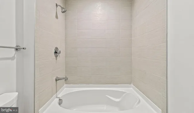 $2,853 | 8300 Wisconsin Avenue, Unit 1B1924, Bethesda, MD 20814