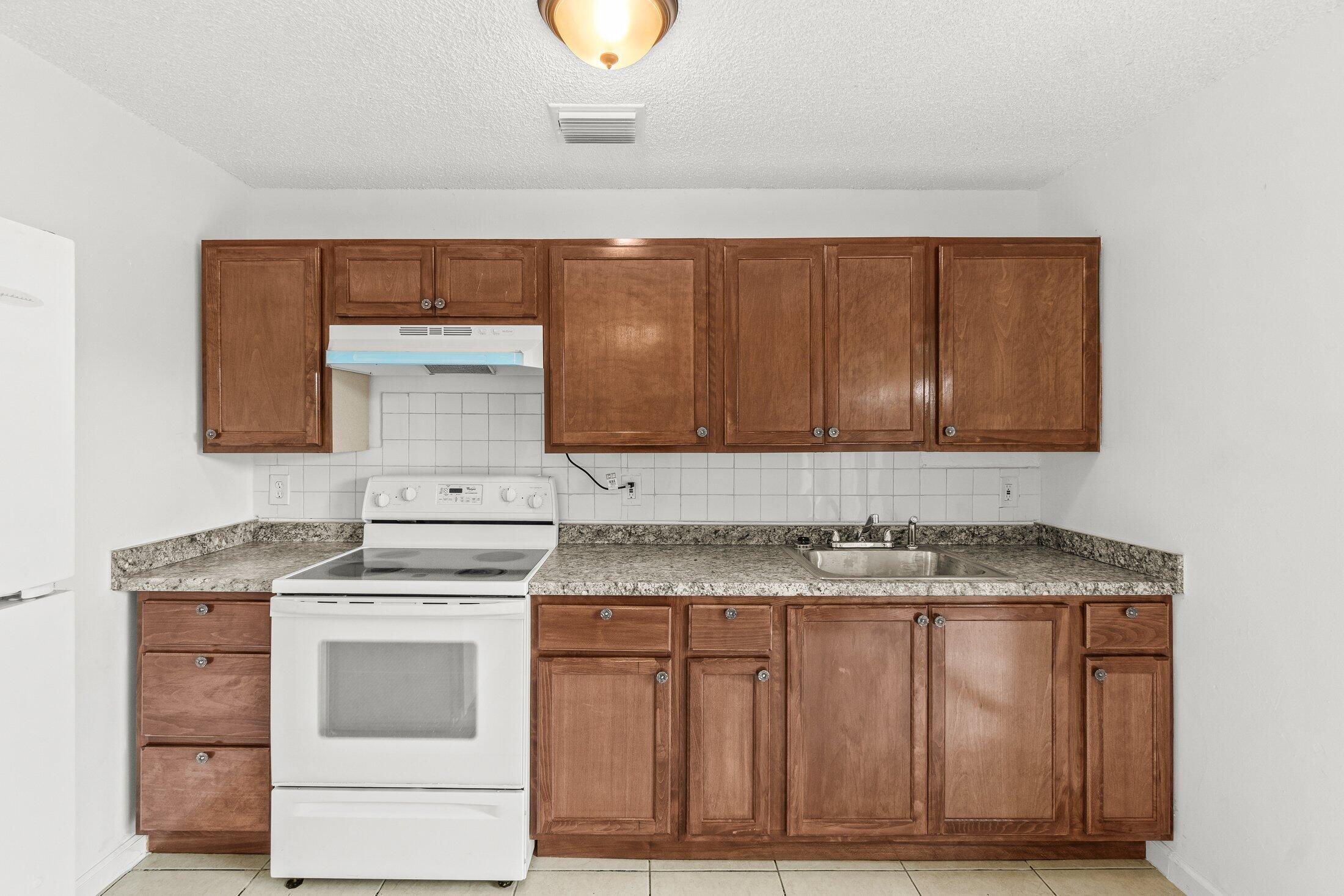 4790 Gulfstream Road Lake Worth Beach, FL 33461 - Photo 6 of 20 006-4790GulfstreamRoad-LakeWorthBeach-FL