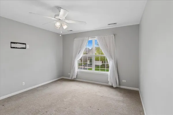 $275,000 | 1466 Doolittle Lane, Unit 1466, Grayslake, IL 60030