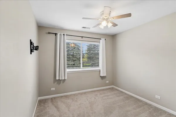 $275,000 | 1466 Doolittle Lane, Unit 1466, Grayslake, IL 60030