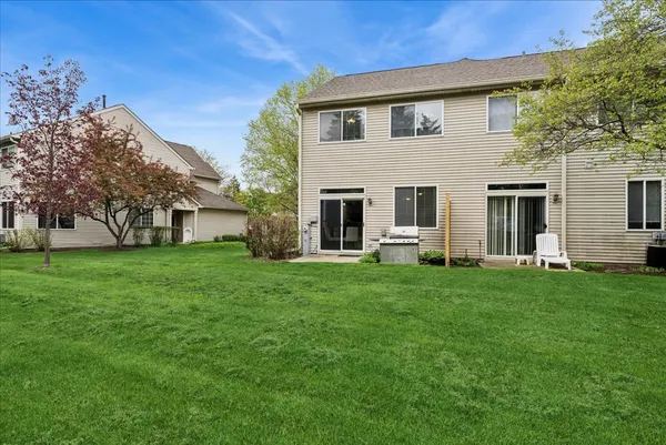$275,000 | 1466 Doolittle Lane, Unit 1466, Grayslake, IL 60030