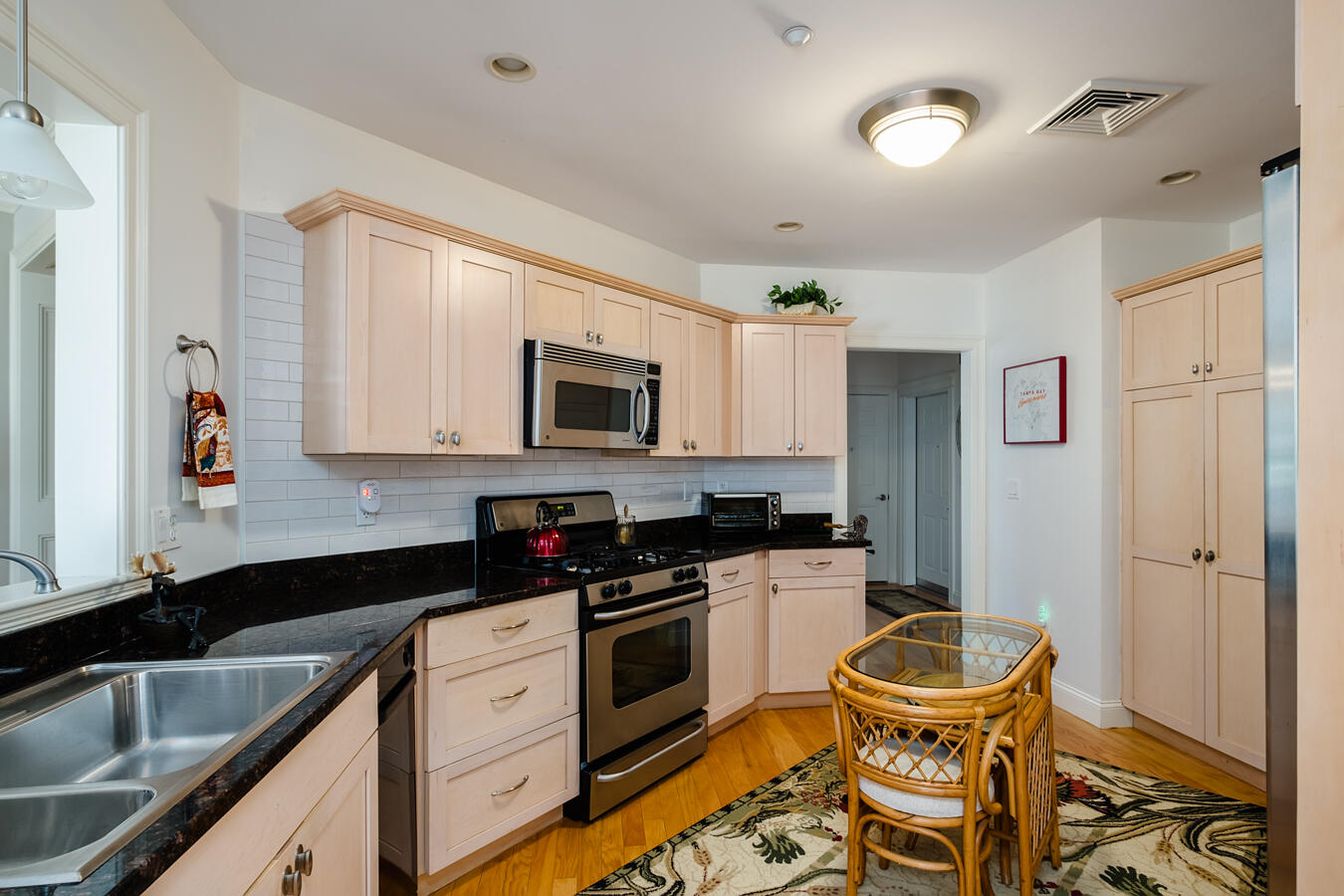 100 Shepard's Cove Road, Unit G108 Kittery, ME 03904 - Photo 20 of 46 Granite counters