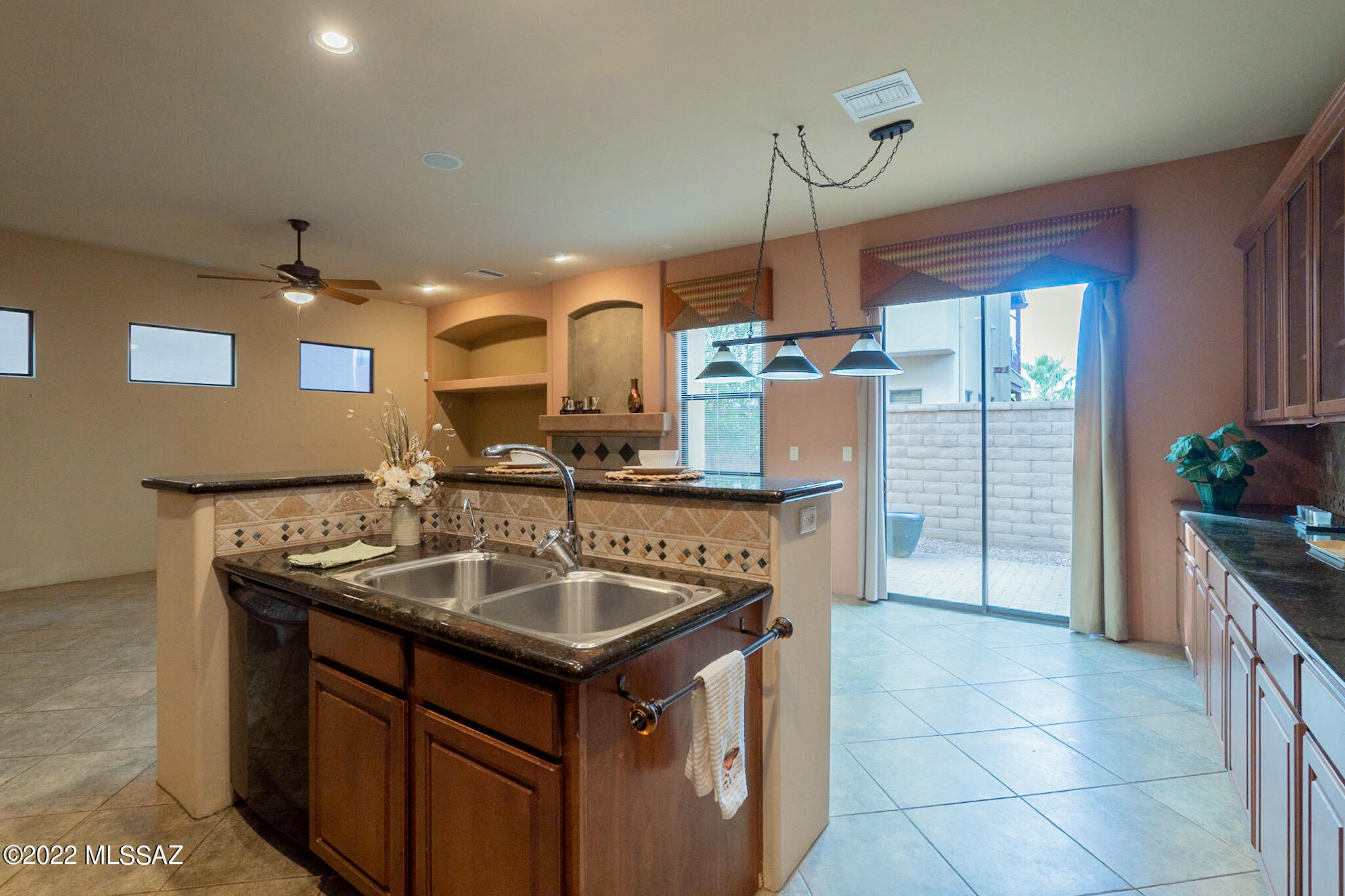 175 East Castlefield Circle Tucson, AZ 85704 - Photo 15 of 48