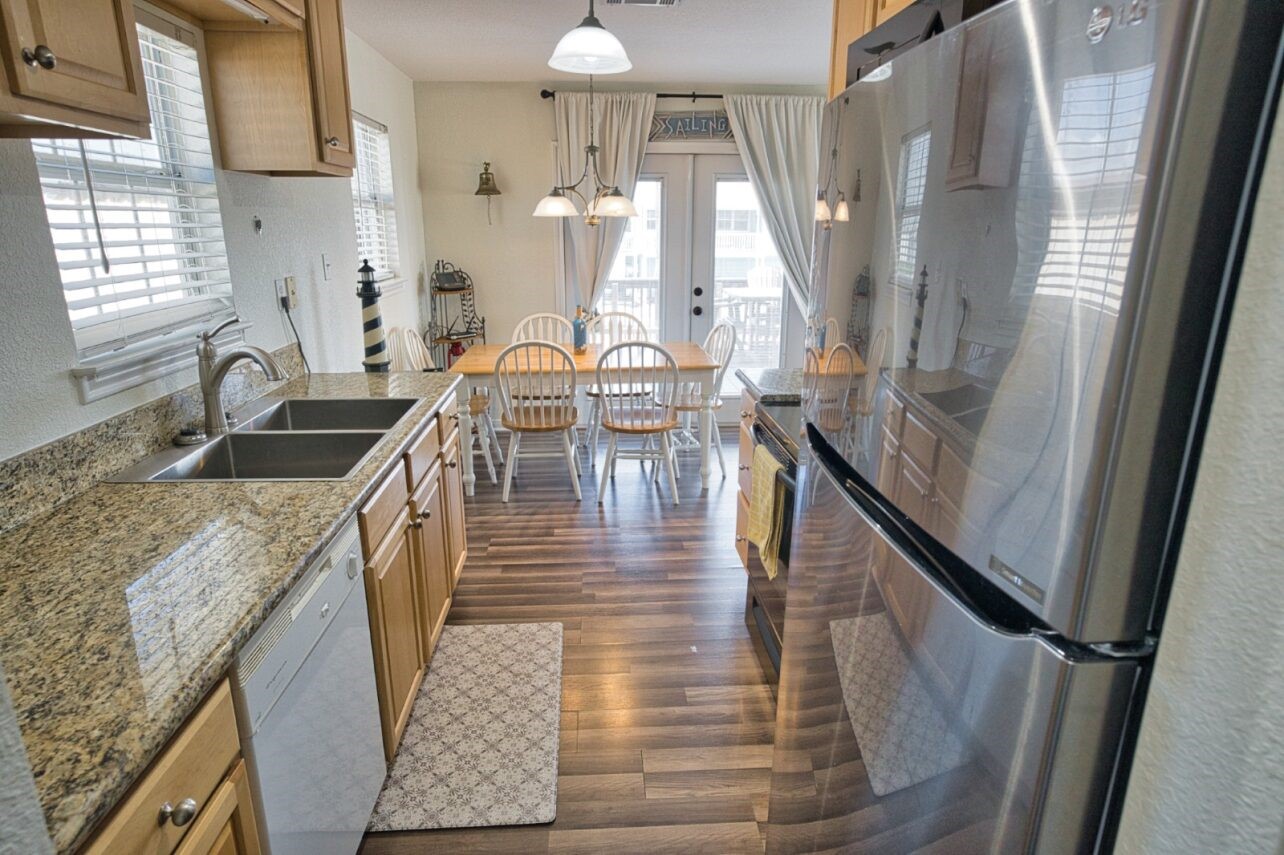 763 Gulfview North Sargent, TX 77414 - Photo 7 of 38