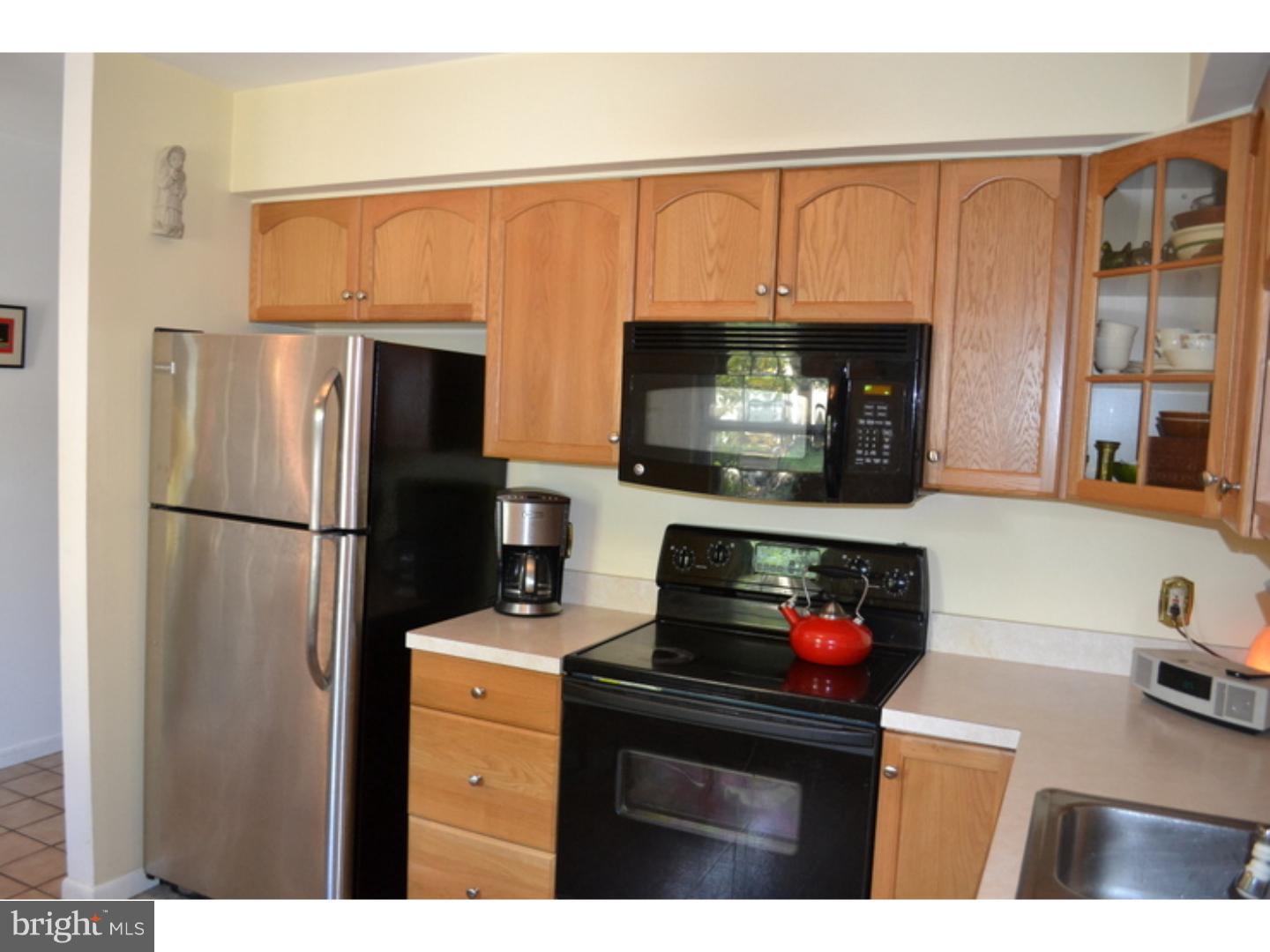 219 Valley Stream Lane Wayne, PA 19087 - Photo 6 of 12