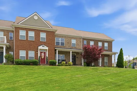 $299,900 | 103 Padstone Lane, Spring Hill, TN 37174