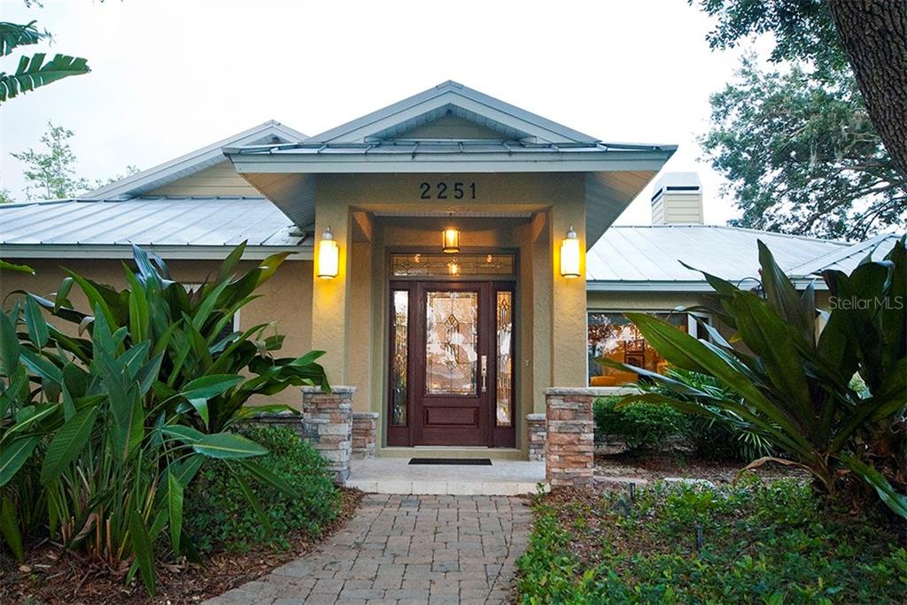 2251 Shadow Oaks Road Sarasota, FL 34240 - Photo 1 of 14 Front exterior