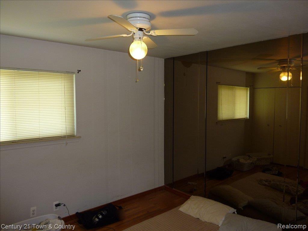 12885 12 Mile Road Warren, MI 48088 - Photo 9 of 21 Master Bedroom