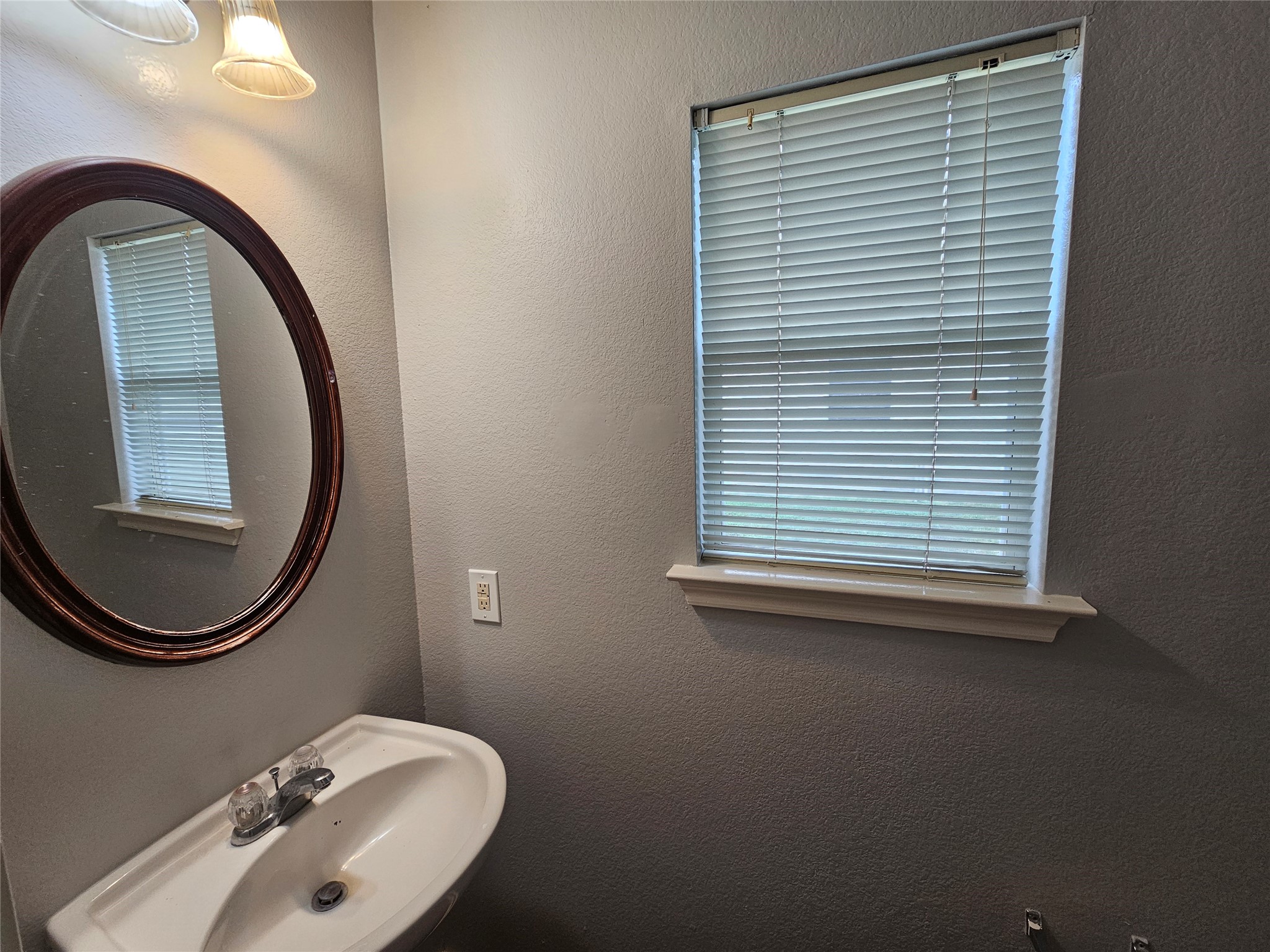 149 Buttercup Way Kyle, TX 78640 - Photo 28 of 31 Gallery Image 28