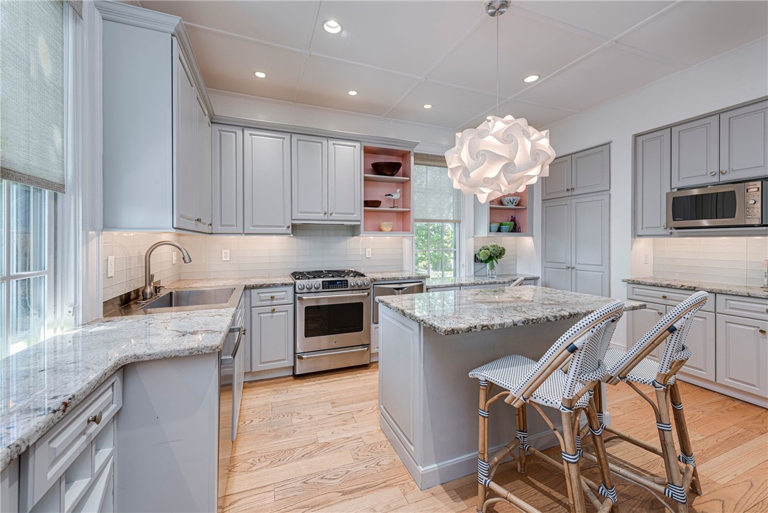 83 John Street Newport, RI 02840 - Photo 11 of 29