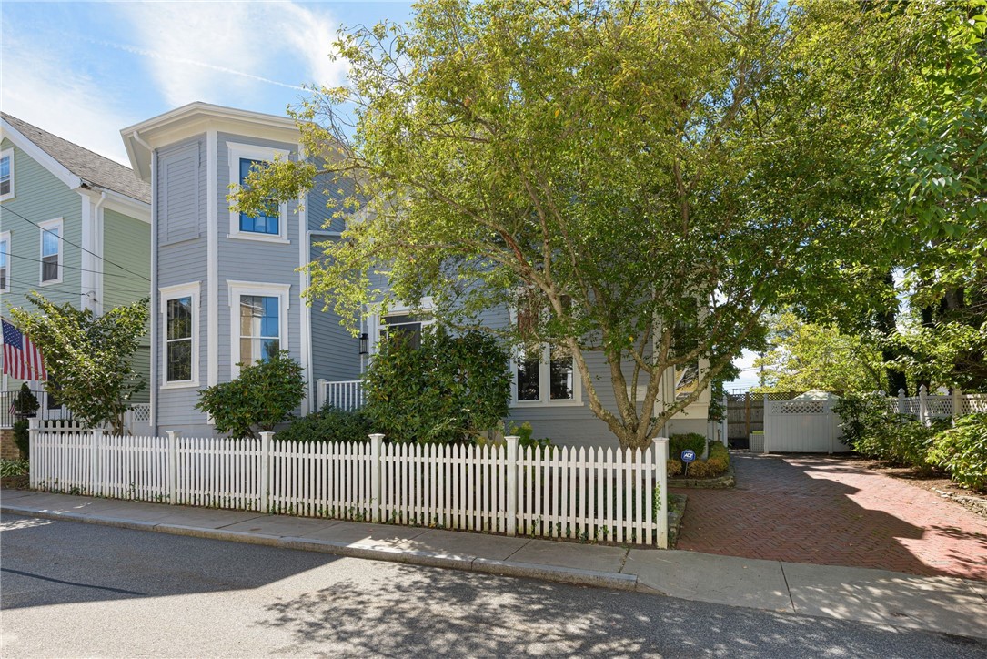 83 John Street Newport, RI 02840 - Photo 2 of 29