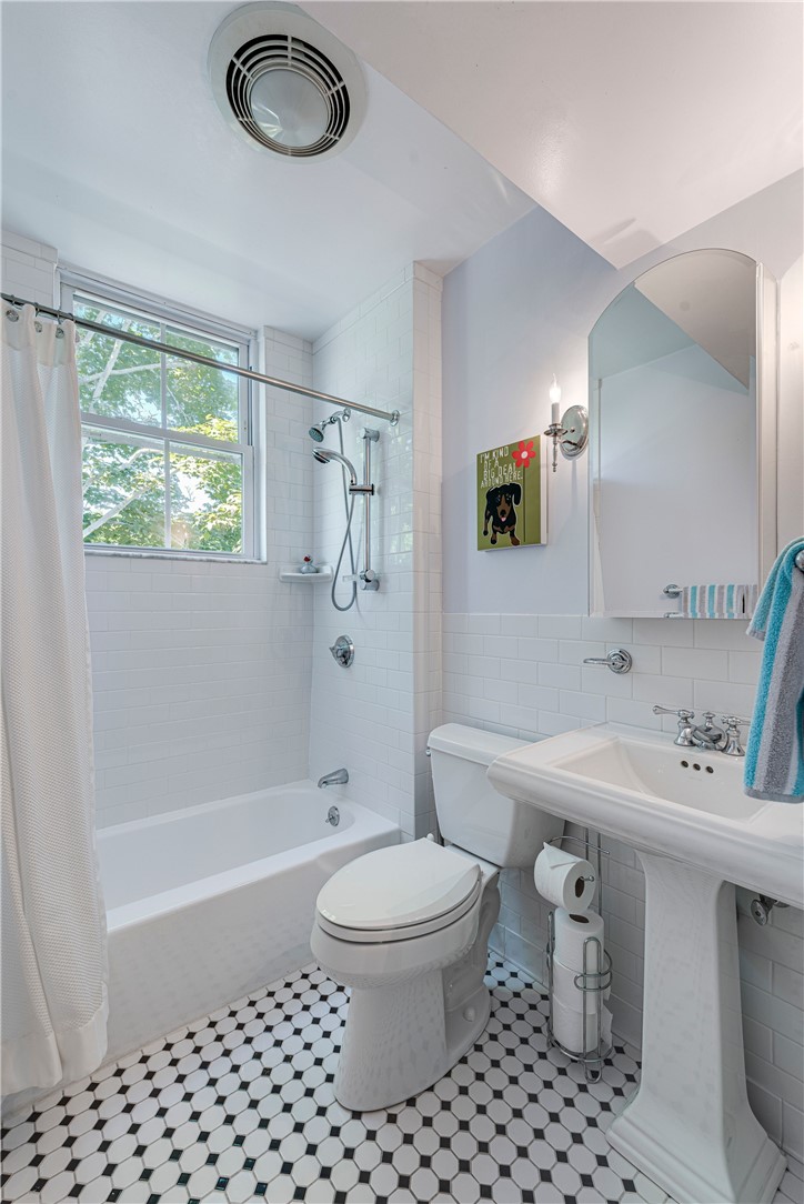 83 John Street Newport, RI 02840 - Photo 21 of 29