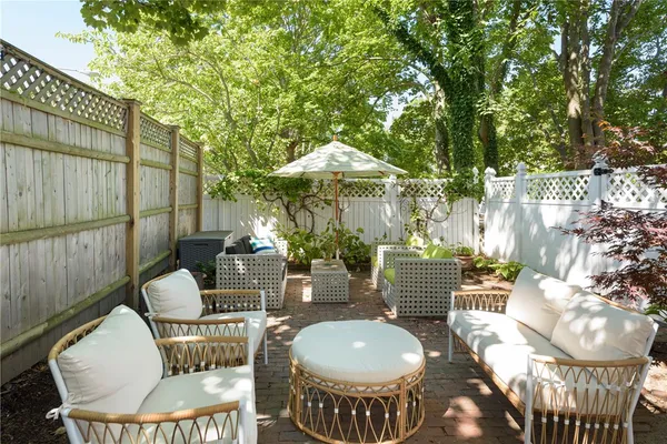 $3,800 | 83 John Street, Newport, RI 02840