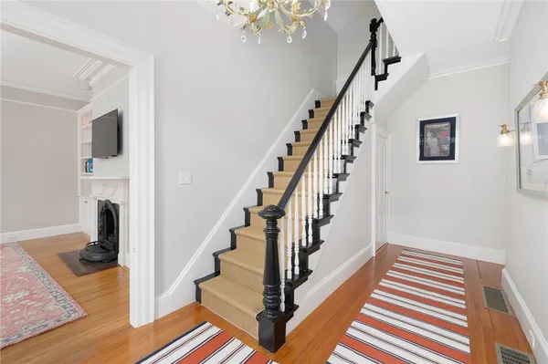 $3,800 | 83 John Street, Newport, RI 02840