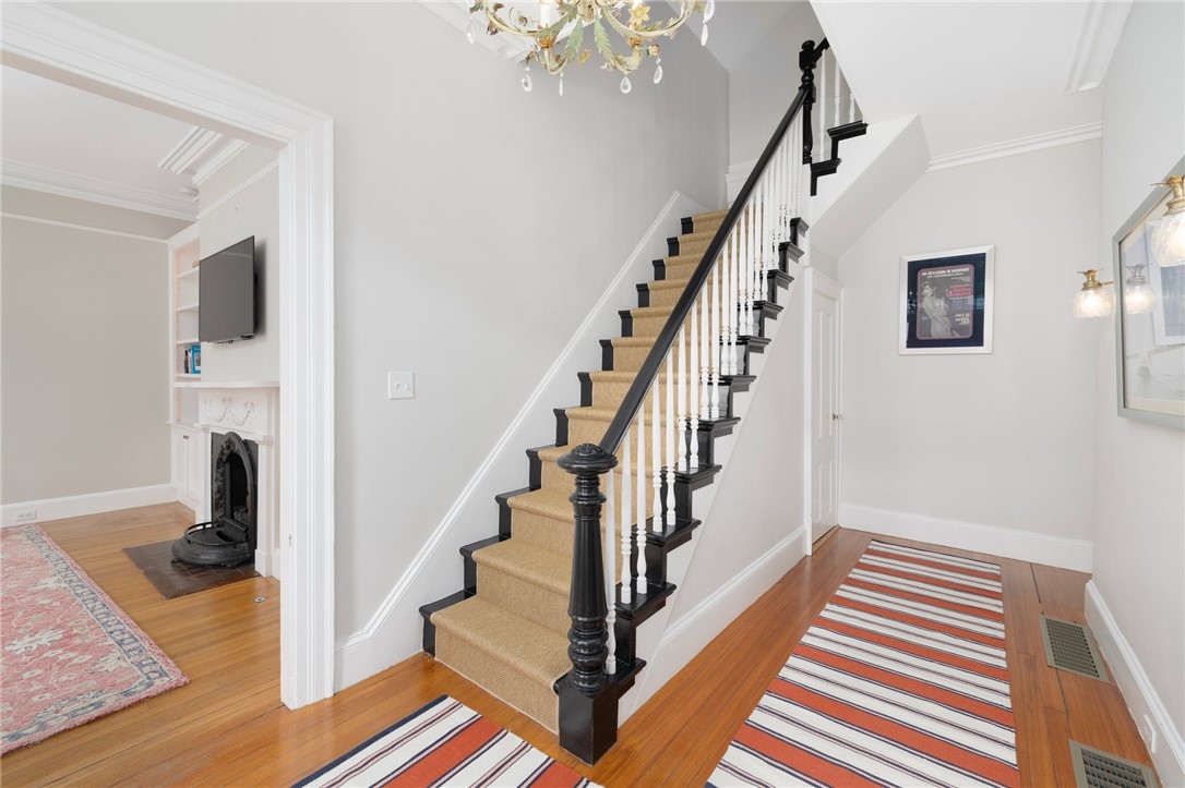 83 John Street Newport, RI 02840 - Photo 5 of 29