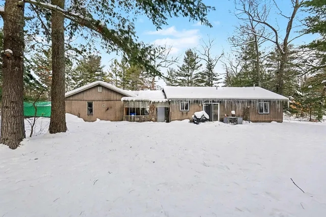$260,000 | 37 West Raymond Road, Twin Lake, MI 49457