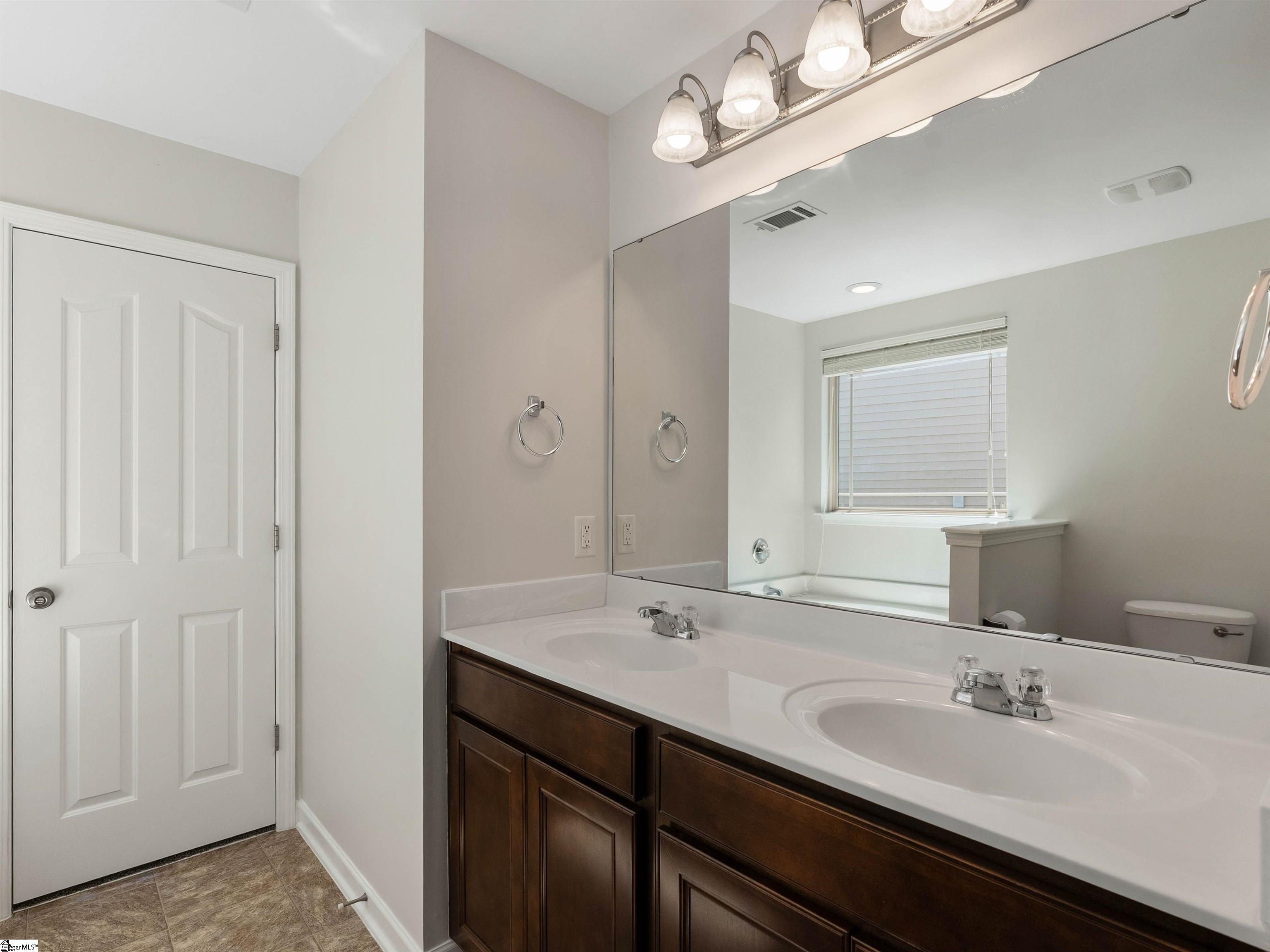 335 Riverdale Road Simpsonville, SC 29680 - Photo 13 of 25