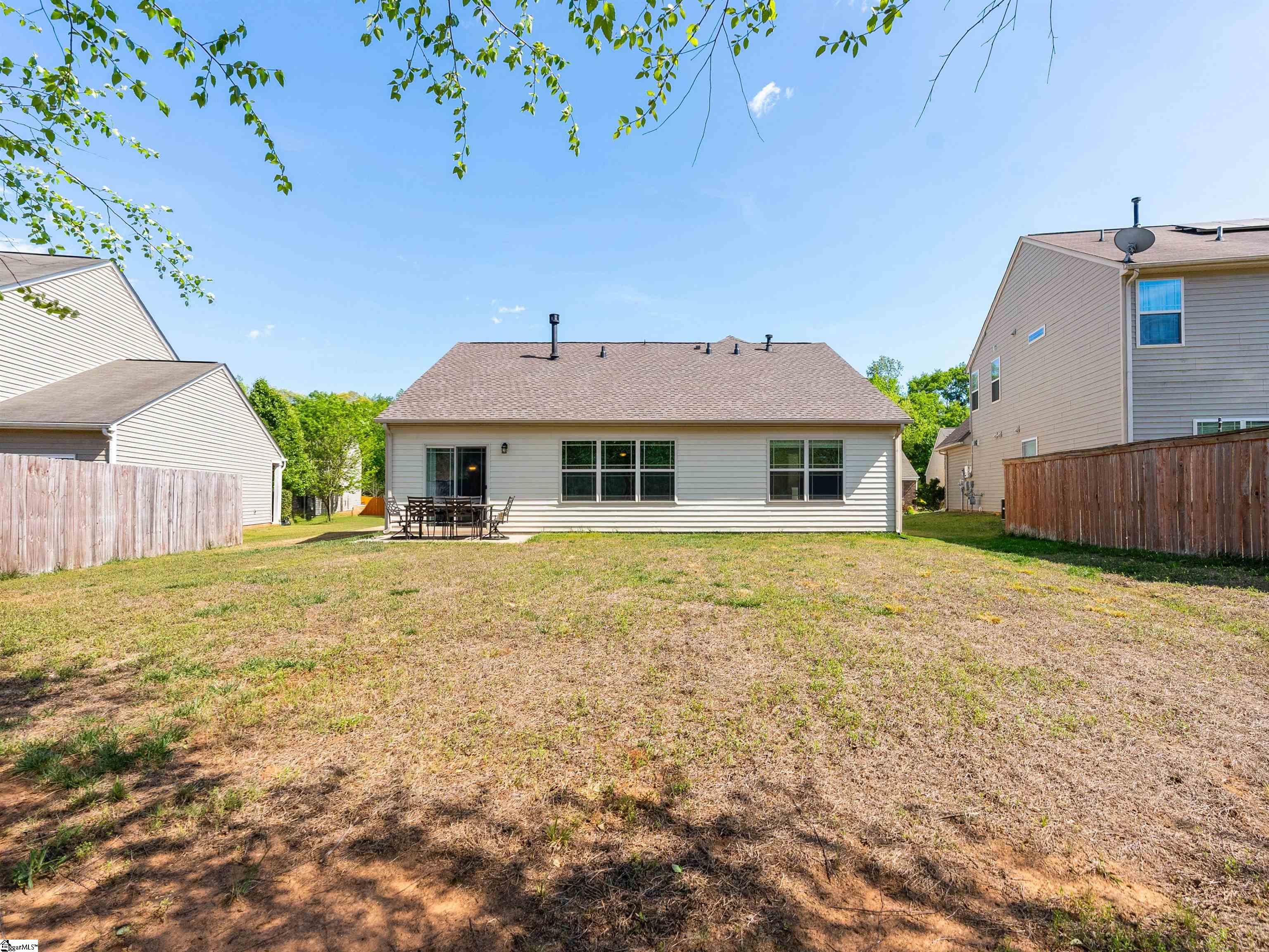 335 Riverdale Road Simpsonville, SC 29680 - Photo 3 of 25