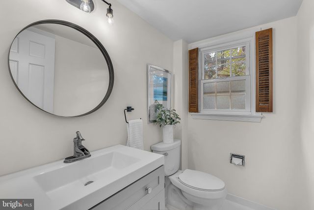 $800,000 | 14350 Chesterfield Road, Rockville, MD 20853