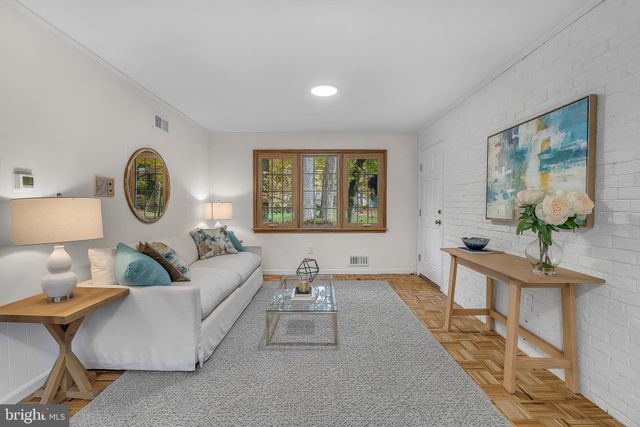 $800,000 | 14350 Chesterfield Road, Rockville, MD 20853