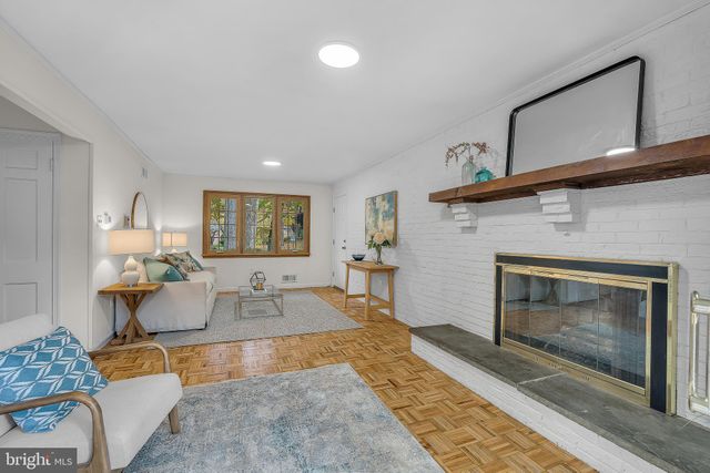 $800,000 | 14350 Chesterfield Road, Rockville, MD 20853