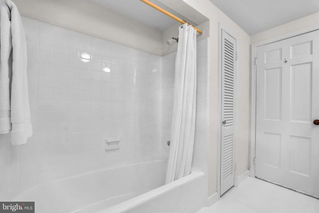 $800,000 | 14350 Chesterfield Road, Rockville, MD 20853