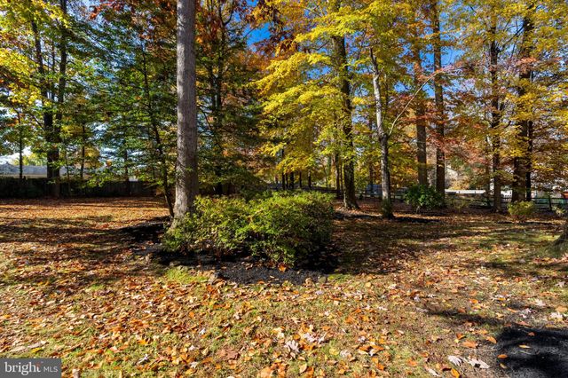 $800,000 | 14350 Chesterfield Road, Rockville, MD 20853