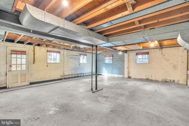 $800,000 | 14350 Chesterfield Road, Rockville, MD 20853