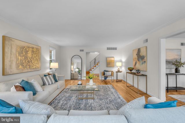 $800,000 | 14350 Chesterfield Road, Rockville, MD 20853