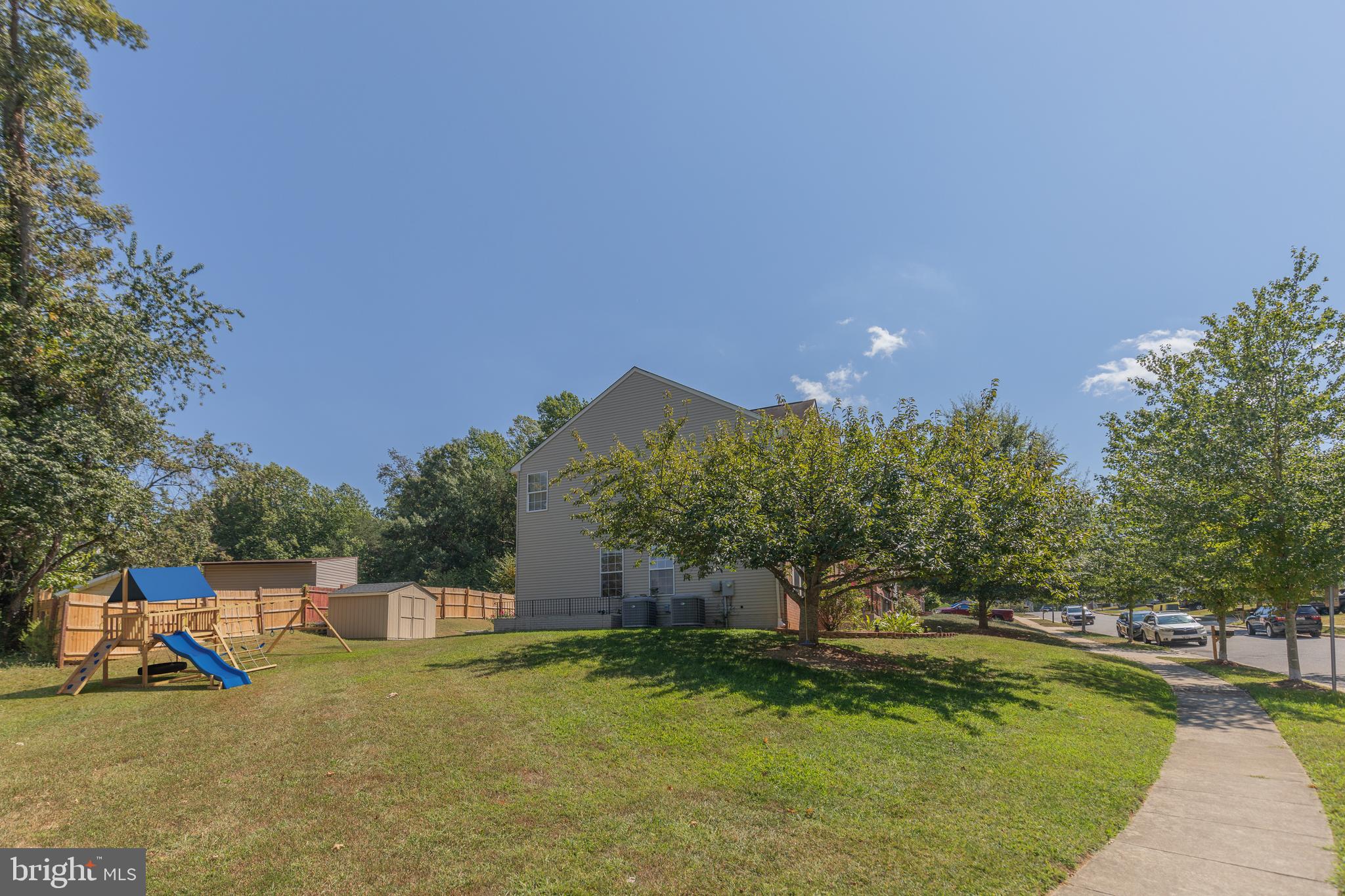 6810 Ashleys Crossing Court Temple Hills, MD 20748 - Photo 5 of 45 a view of a outdoor space