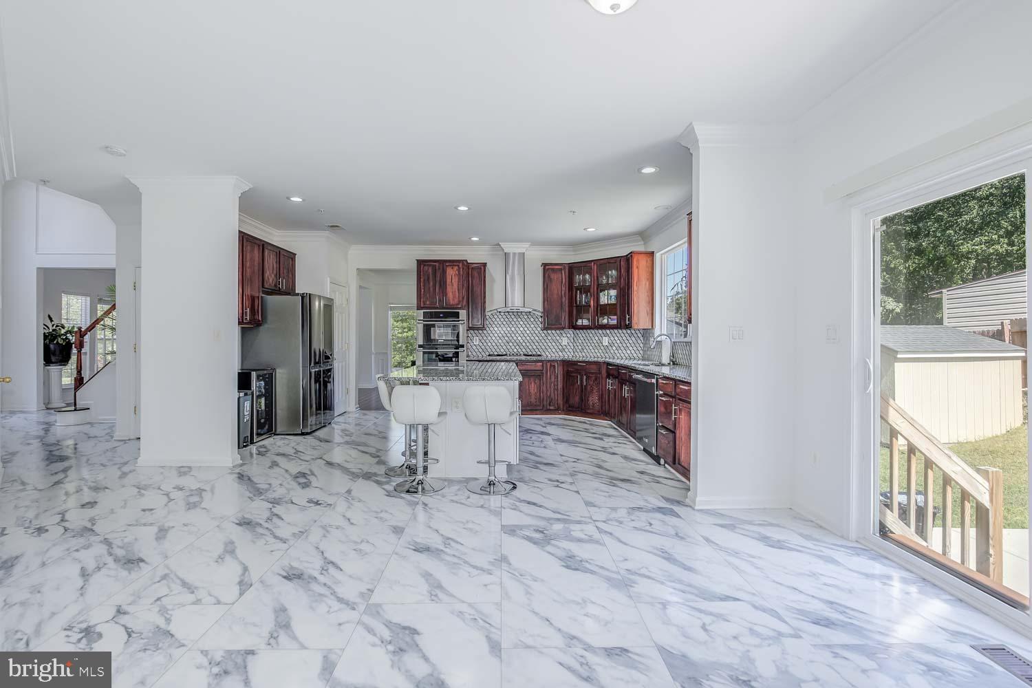 6810 Ashleys Crossing Court Temple Hills, MD 20748 - Photo 9 of 45