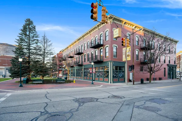 $229,900 | 222 North Kalamazoo Mall, Unit 210, Kalamazoo, MI 49007