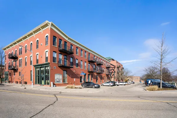 $229,900 | 222 North Kalamazoo Mall, Unit 210, Kalamazoo, MI 49007