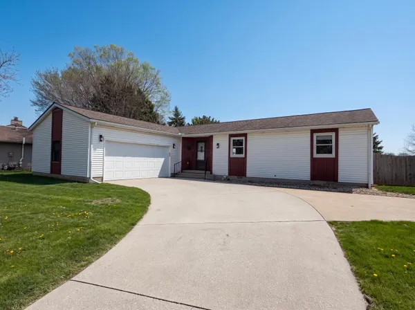 $340,000 | 610 Executive Boulevard, Delaware, OH 43015