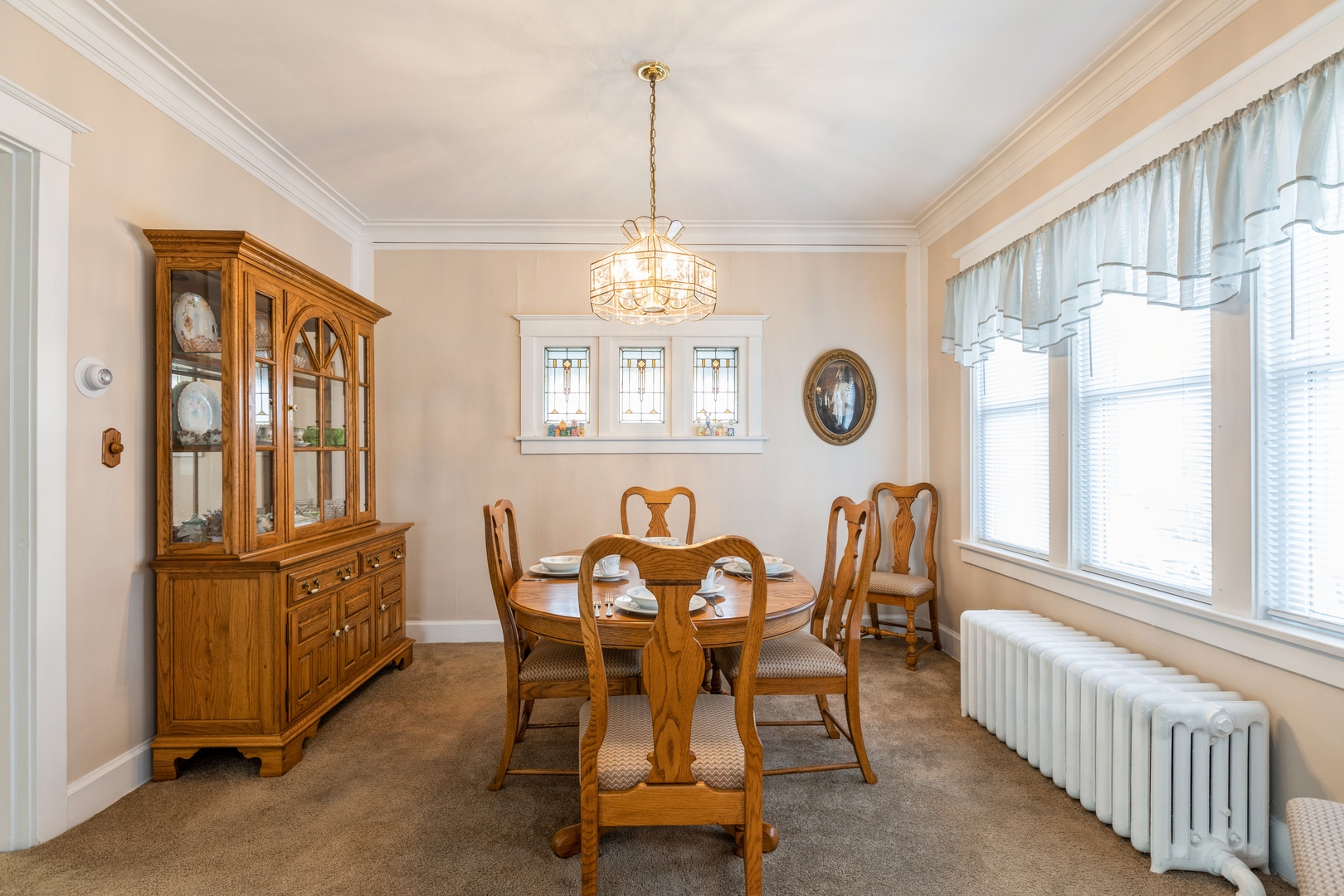 570 Center Street Elgin, IL 60120 - Photo 8 of 19 Gallery Image 8