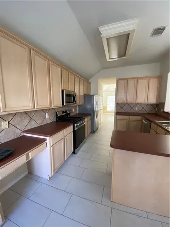 $2,300 | 17702 Forest Haven Trail, Tomball, TX 77375