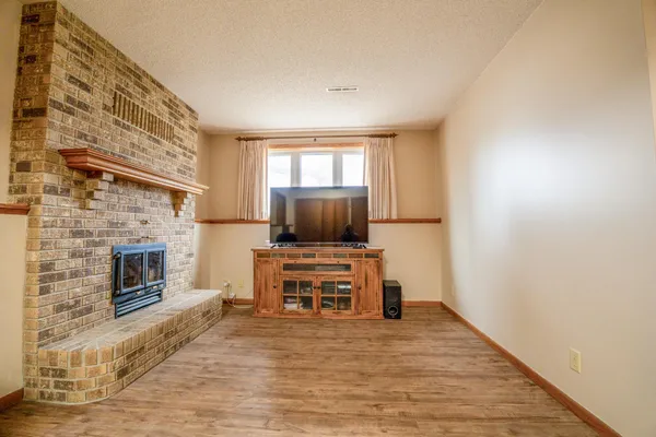 $269,900 | 608 27th Avenue Southwest, Willmar, MN 56201