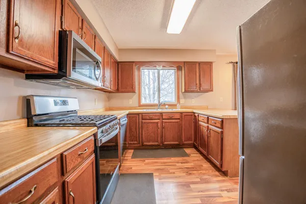 $269,900 | 608 27th Avenue Southwest, Willmar, MN 56201