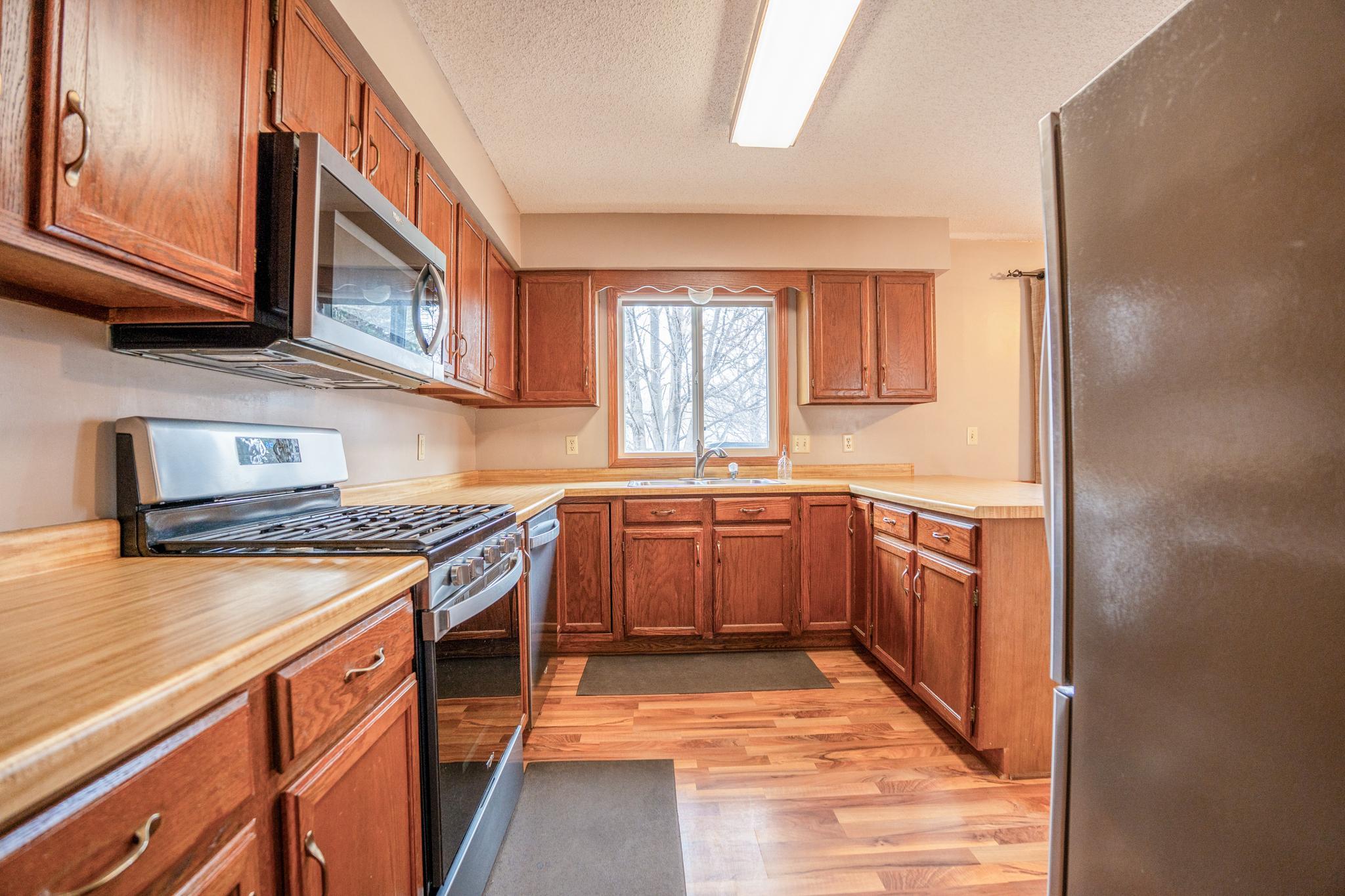608 27th Avenue Southwest Willmar, MN 56201 - Photo 8 of 28