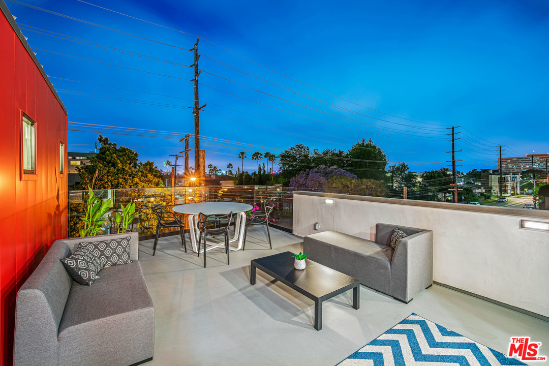 11519 Mississippi Avenue Los Angeles, CA 90025 - Photo 24 of 45 a terrace view with seating space