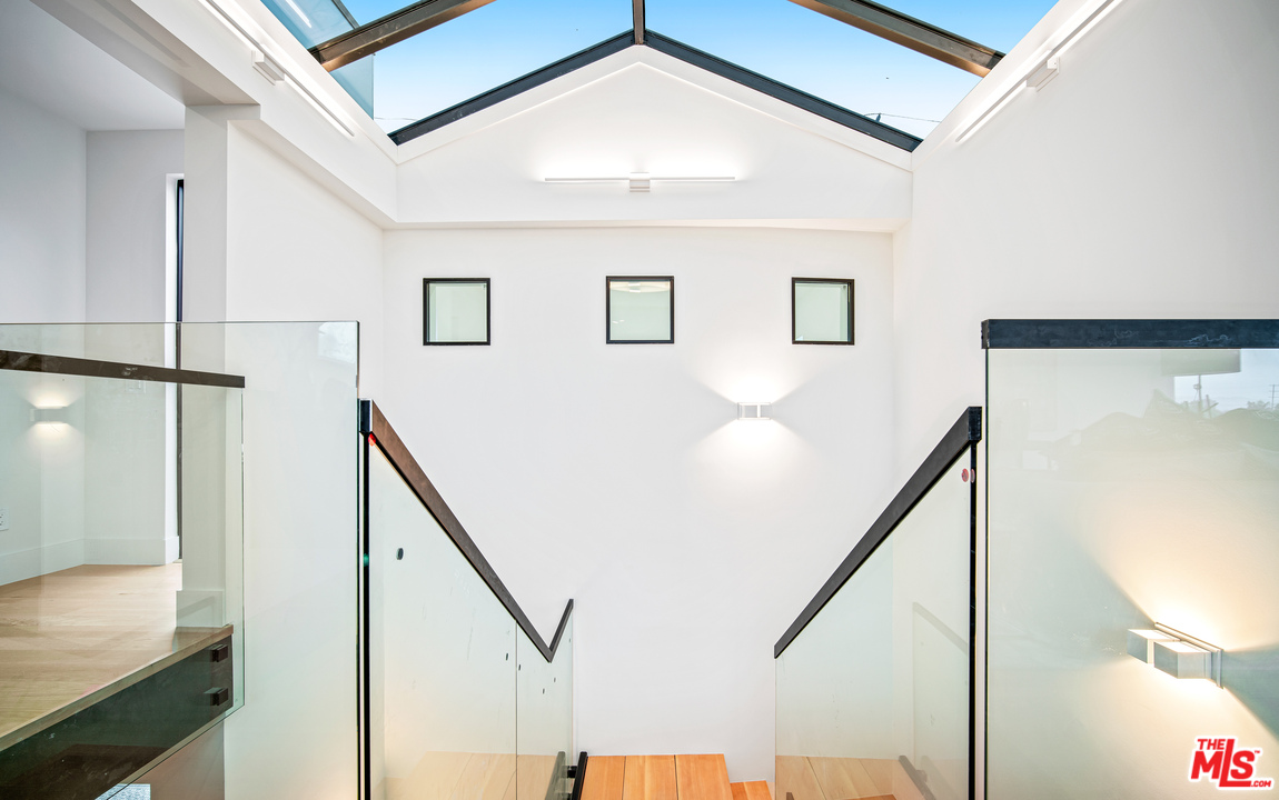 11519 Mississippi Avenue Los Angeles, CA 90025 - Photo 32 of 45