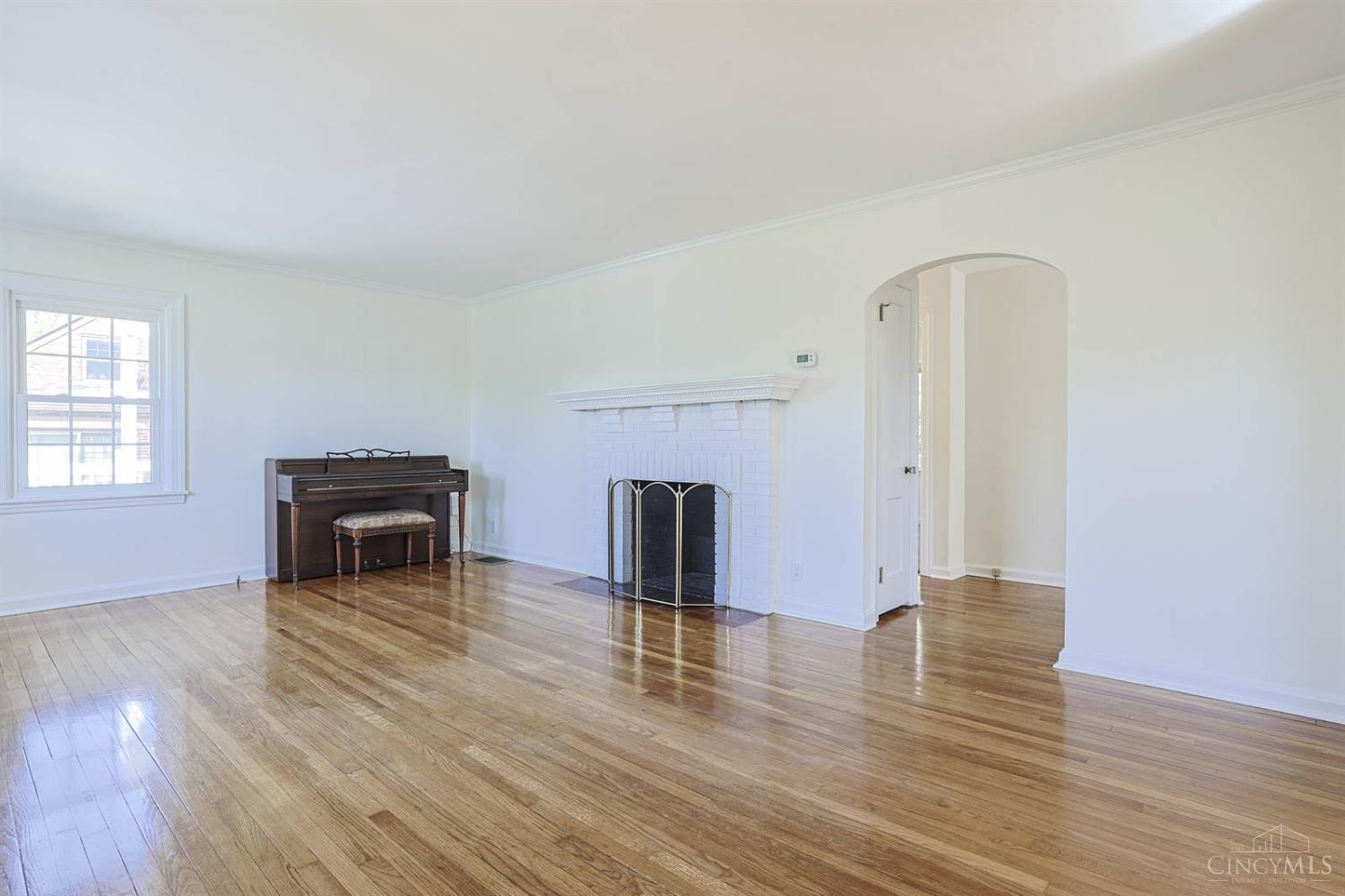 1965 Hunt Road Cincinnati, OH 45215 - Photo 5 of 45
