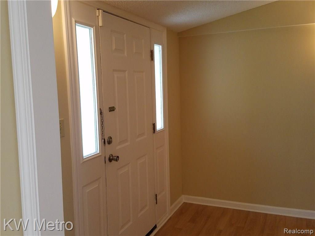 1785 Scheifle Road Walled Lake, MI 48390 - Photo 8 of 53 20180531_124042.jpg