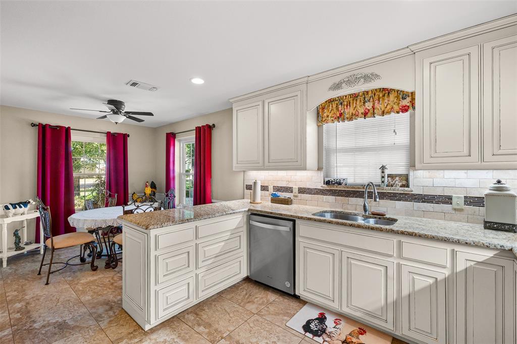 5110 Wedgefield Road Granbury, TX 76049 - Photo 18 of 37 Gallery Image 18