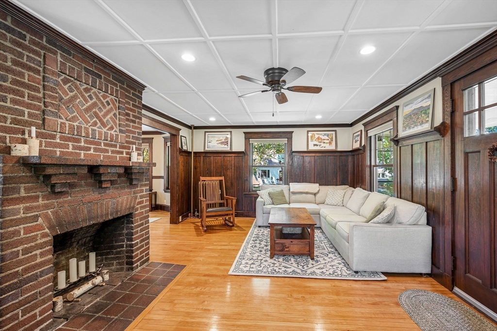 18 Wells Road Reading, MA 01867 - Photo 2 of 41