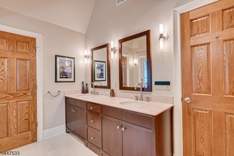 4 Edgewood Road Edison, NJ 08820 - Photo 30 of 45